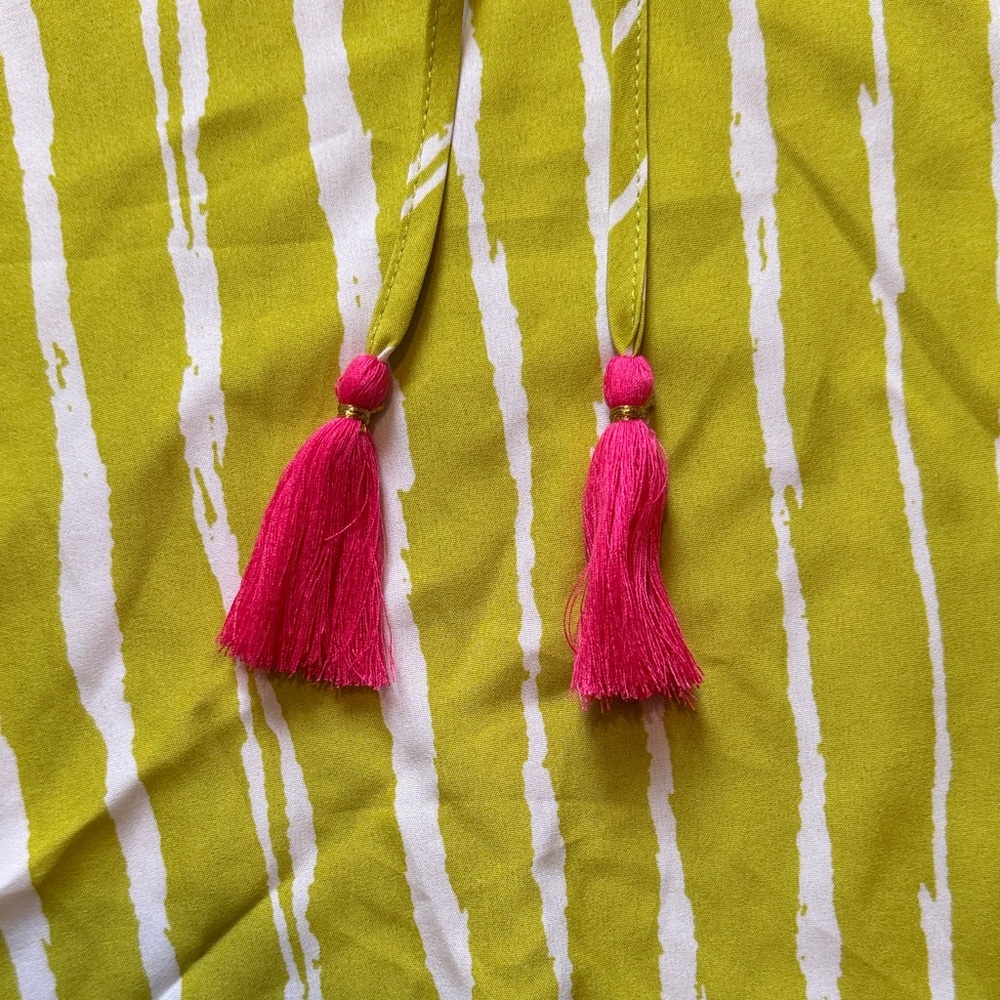 NWT THML Lime Green Embroidered Top - Picture 5 of 6